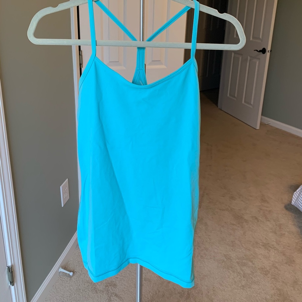 Teal lululemon racerback with built in bra. Sz 6